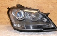 Predné bi-xenónové svetlo na Mercedes ML W164 Facelift 63 AMG sivá parabola
